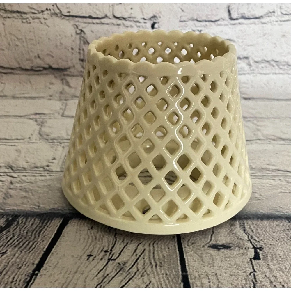 Home‎ Interiors Ivory Lattice Cutout Candle Topper Shade Ceramic Round Shaped